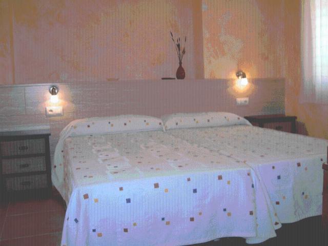 Hostal Valle Del Iregua Albelda De Iregua Pokoj fotografie