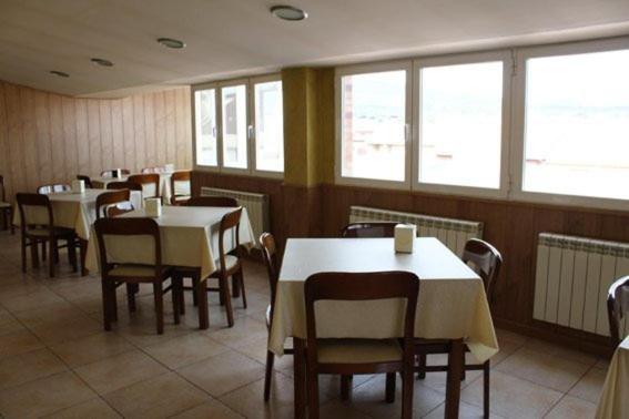 Hostal Valle Del Iregua Albelda De Iregua Exteriér fotografie